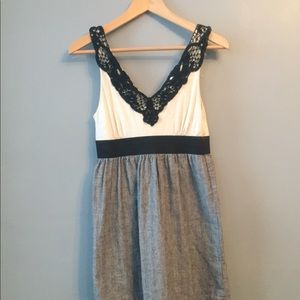 Adorable lace vneck dress